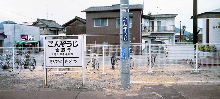 �������w