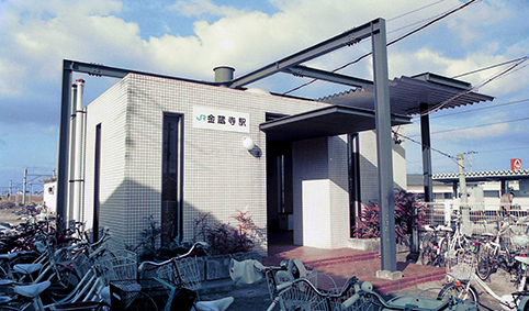 �������w