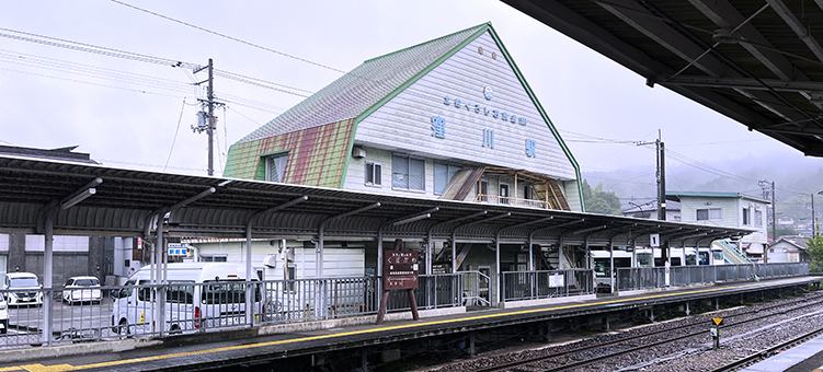 �y�]�� �E��w