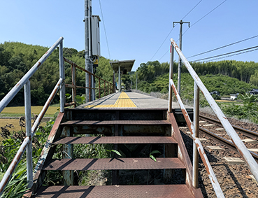 �y�]�� ����w