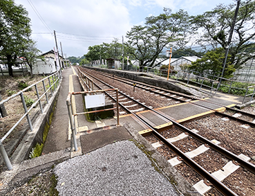 �y�]�� �����w