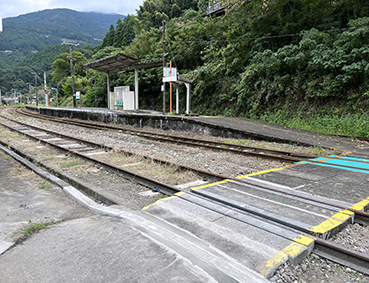 �y�]�� ��c���w