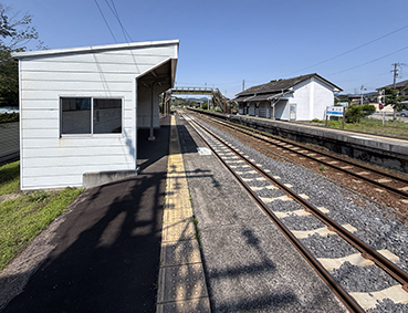 �y�]�� �����w