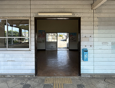 �y�]�� �����w