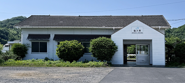 �y�]�� �����w