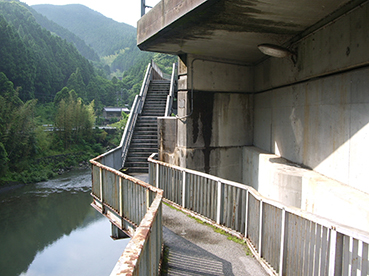 �y���k��w