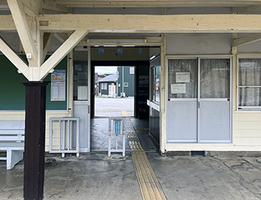 �y�]�� �y���v��w