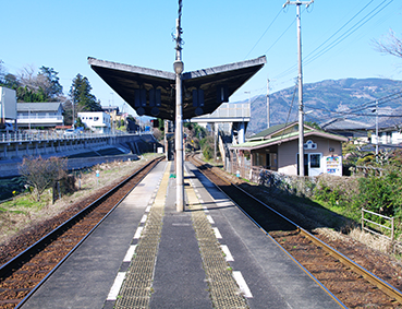 �y�]�� �ωw