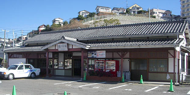 ���m���w