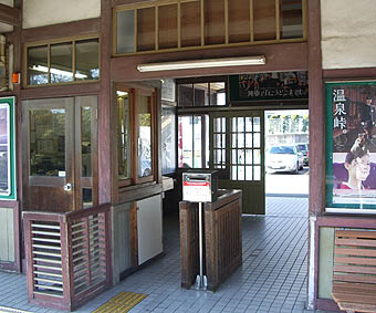 ���m���w