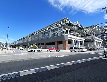 ����� ����w