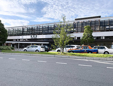 ����� ����w