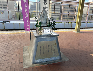 ����� ����w