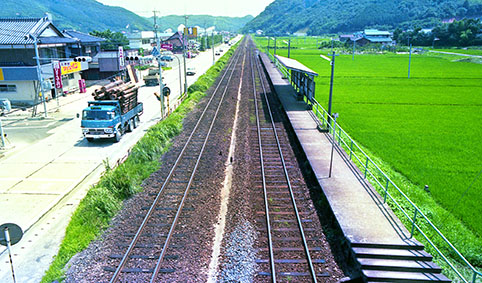 �{���c���w