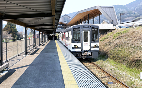 �L��� ����w