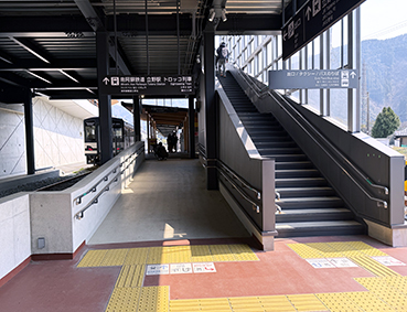 �L��� ����w