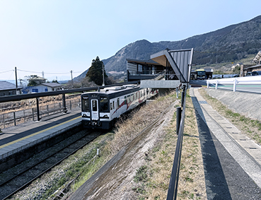 �L��� ����w