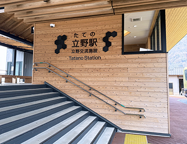 �L��� ����w