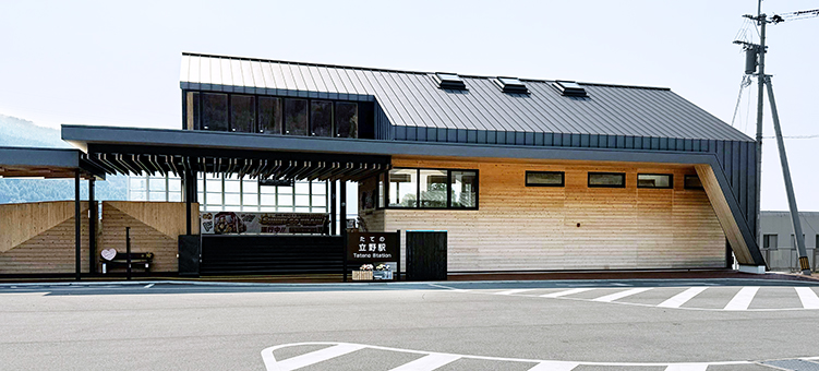 �L��� ����w