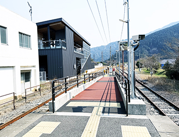 �L��� ����w