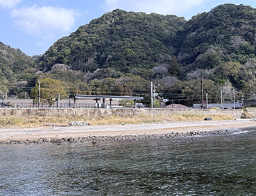 ���L�� ��މ��w