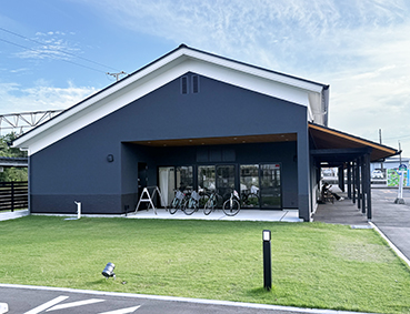 ���L�� ����w