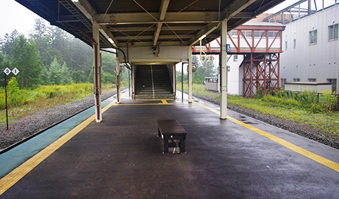 �\�������w