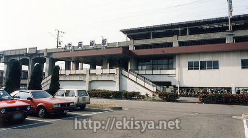 �������@������w