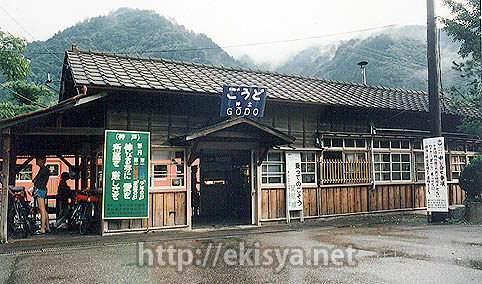 �������@�_�y�w