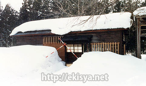 �������@��O�{�w