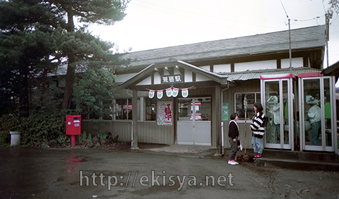 ������@�r�u�w