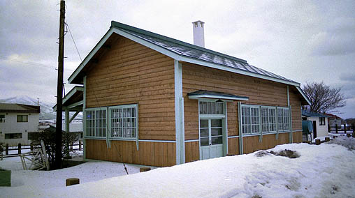 ������@�y���w