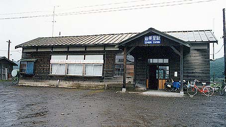 �r�k���@������w