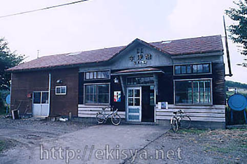 ������@�F�Éw