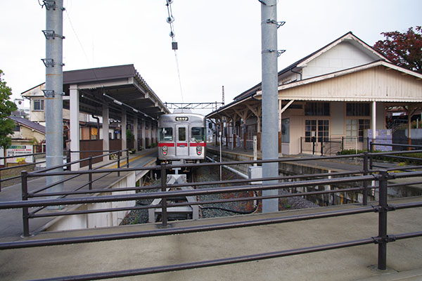 ���c���w