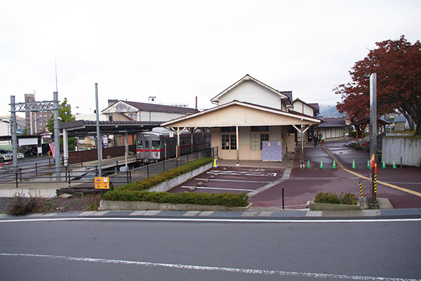 ���c���w