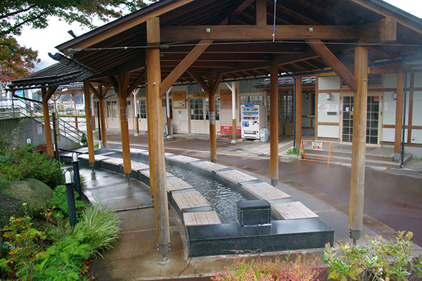 ���c���w