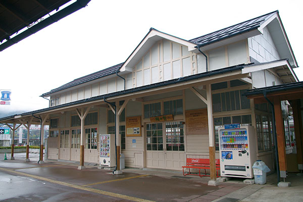 ���c���w