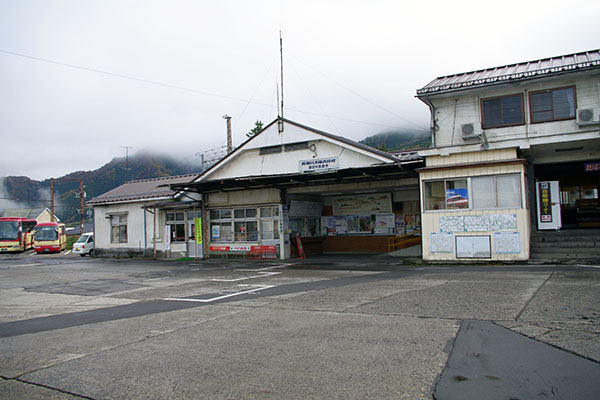 ���c���w