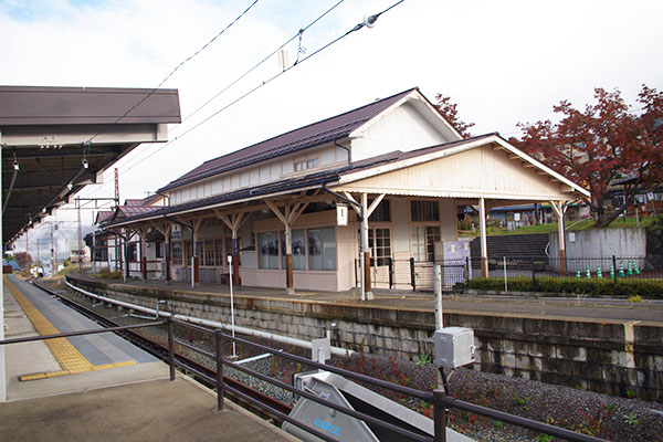 ���c���w