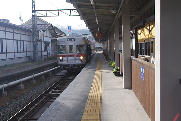 ���c���w