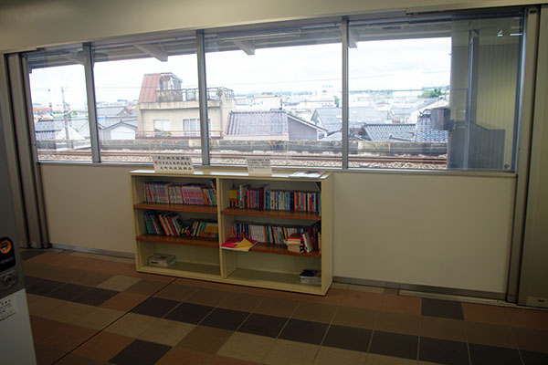 �d�S���Éw