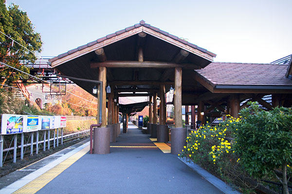 ��P��C�݉w