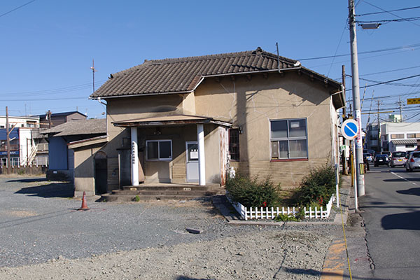 �������w