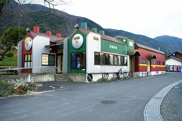 �������w