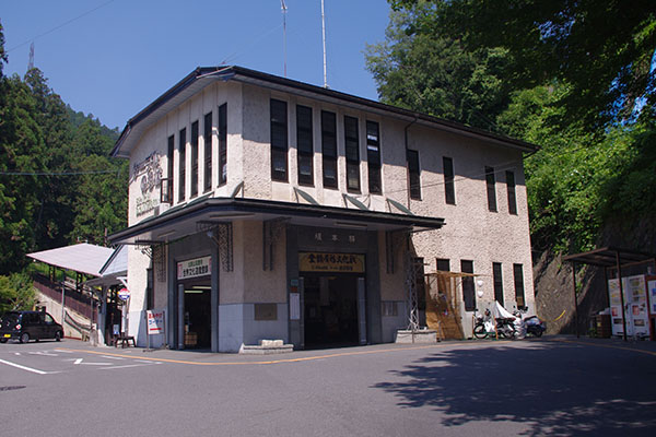 �P�[�u����{�w