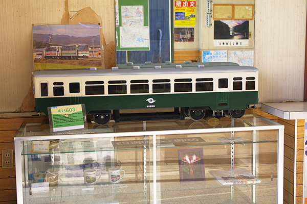 �I�Ɍ�V�w�i�I�B�S���j