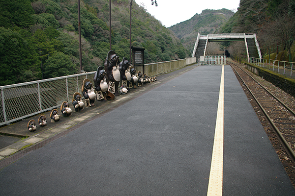 �g���b�R�ےË��w