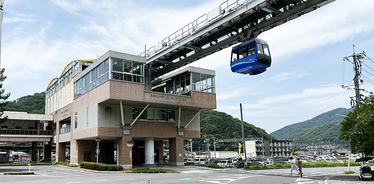 �X�J�C���[���T�[�r�X �݂ǂ���w