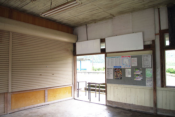 ���{���w